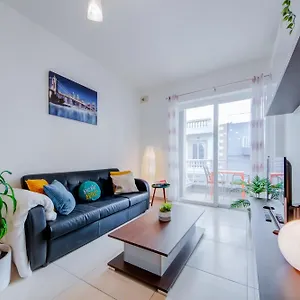 Prime Location, Modern In St Julian's, Paceville, 8 By Vaganza Appartamento San Giuliano